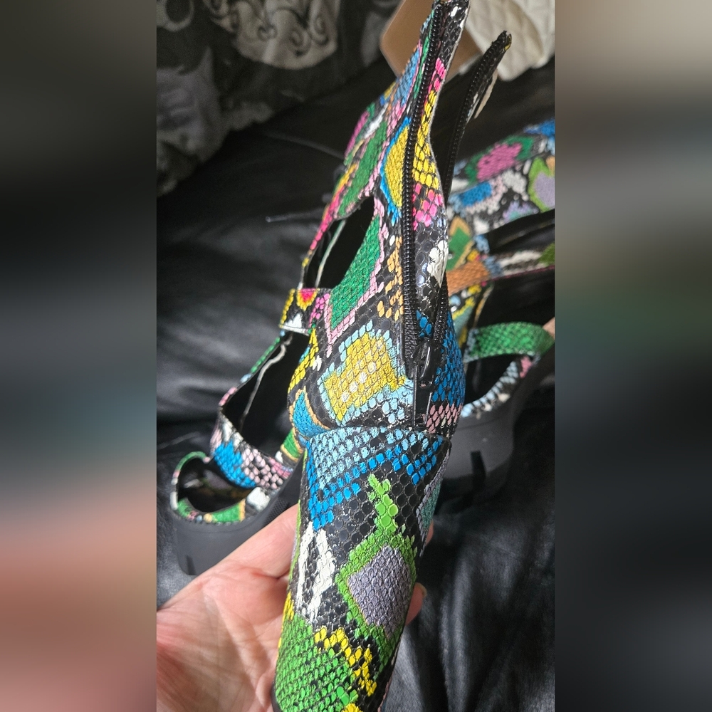 HOST PICK! 🎈🎉 Sseko Colorful Snake Print Women's Platform Heels Sz7.5 NEW - Picture 5 of 9